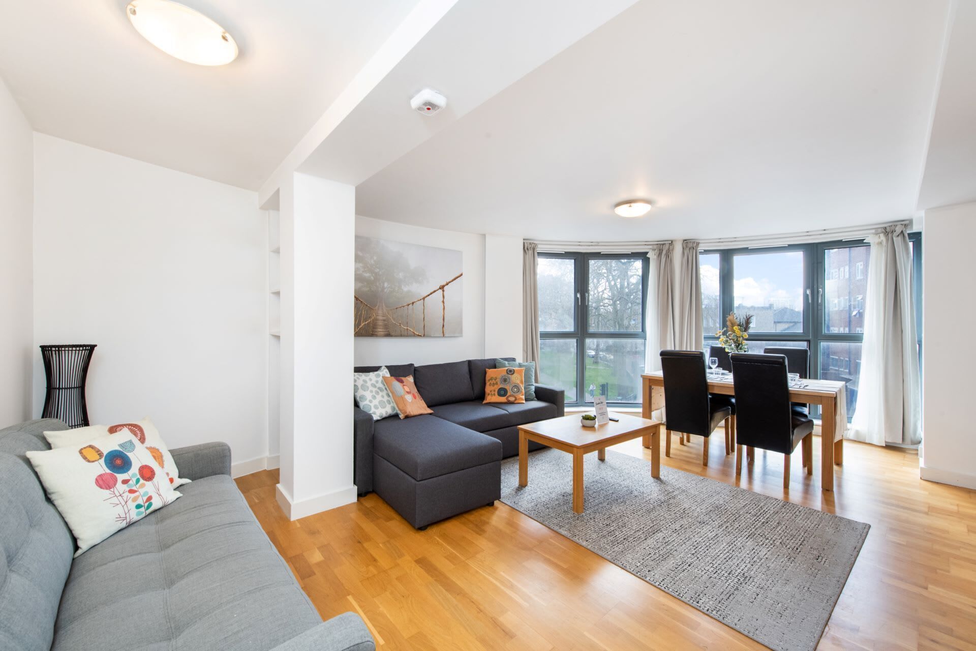 Elegant 2BR Retreat in Trendy Camden