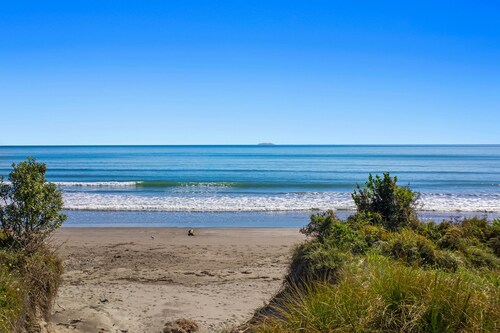 Elevated Beach Oasis - Ohope Beach Holiday Home