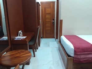 Standard Twin Room | 1 bedroom, desk, free WiFi, bed sheets