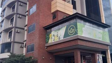 Tägliches inbegriffenes Frühstücksbuffet