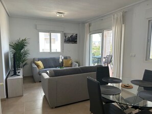 TV - A Two Bed Apartment With Golf Views - RA4512LT (Torre-Pacheco)