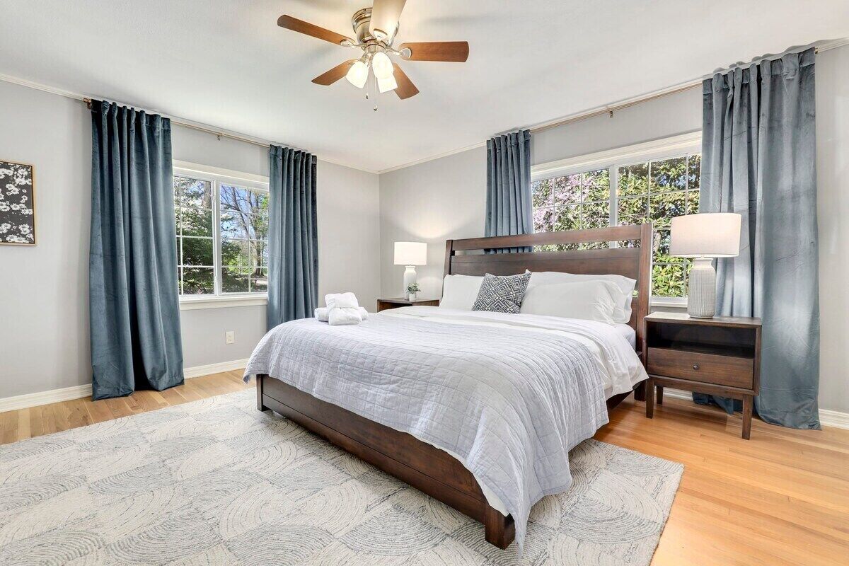 3 bedrooms, iron/ironing board, travel crib, WiFi