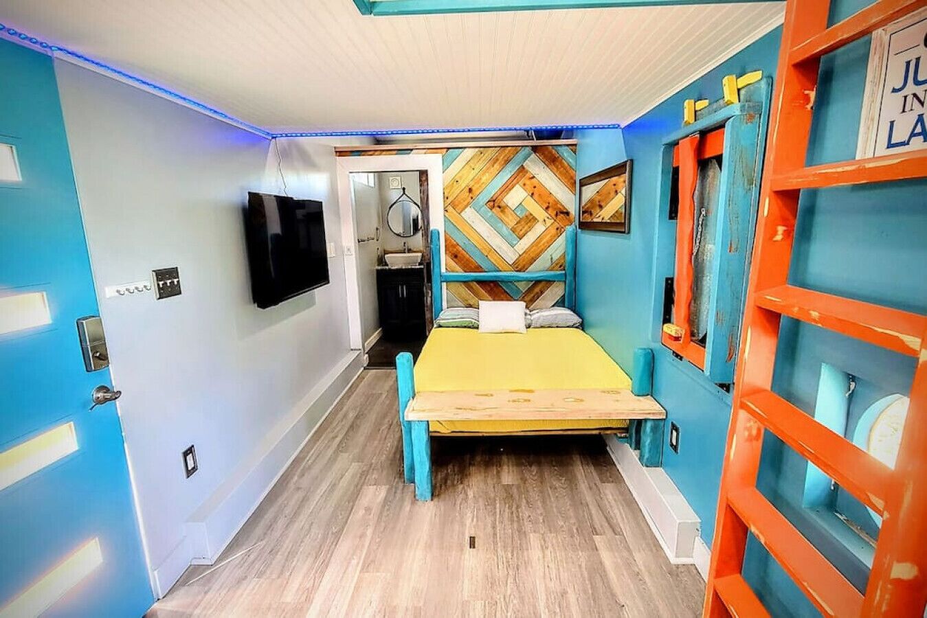 Orlando Sunshine Lake Shack