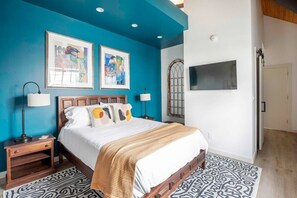 1 bedroom, desk, iron/ironing board, WiFi