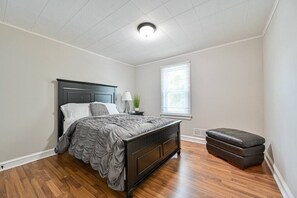 3 chambres, fer et planche à repasser, Wi-Fi, literie fournie