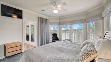 5 bedrooms, iron/ironing board, Internet, bed sheets