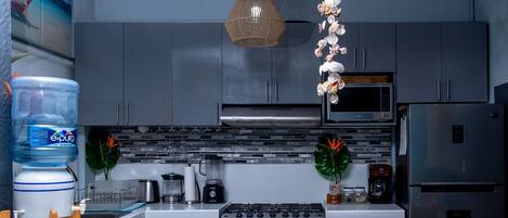 Microwave, oven, stovetop, coffee/tea maker