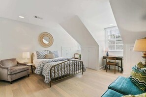 2 bedrooms, iron/ironing board, travel cot, WiFi