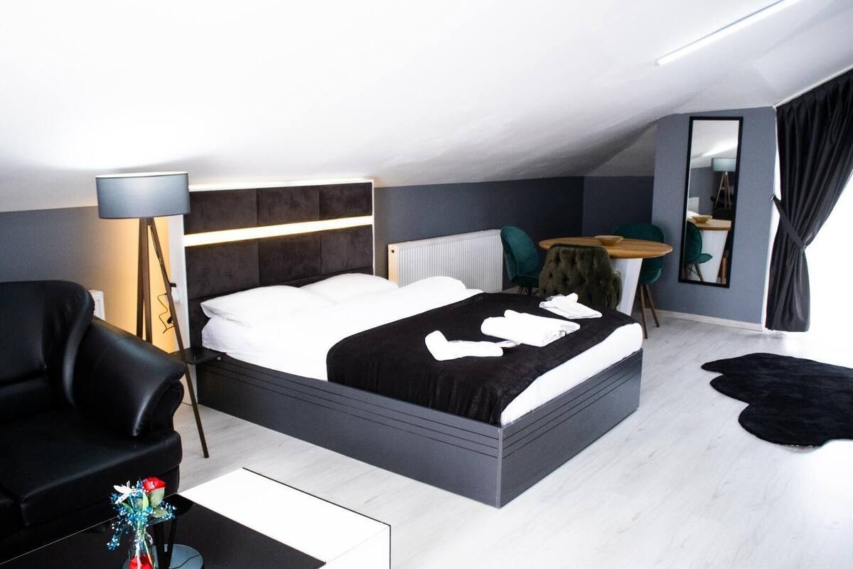 Luxury Quadruple Room | Soundproofing, WiFi (free)