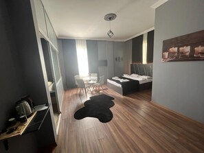 Family Quadruple Room | Soundproofing, free WiFi - Lions Suit Hotel (Istanbul)