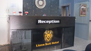 Unclassified image, 3 of 22, button - Lions Suit Hotel (Istanbul)