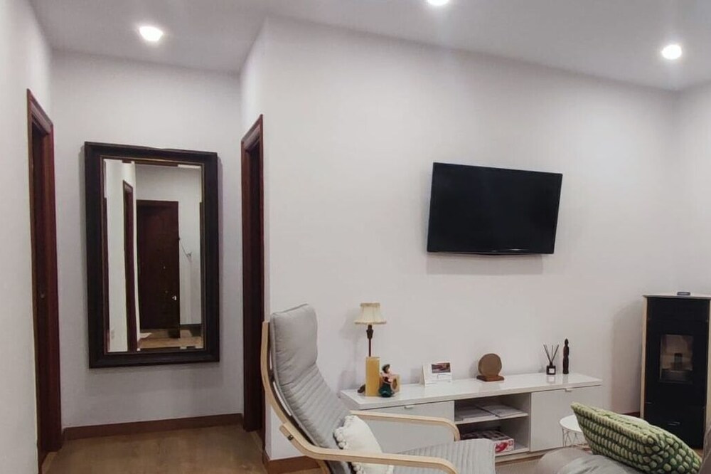 Casa Angela Recién Reformada con Jardín Privado