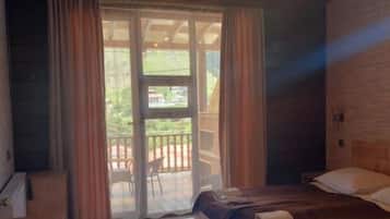 Basic Room, Multiple Beds, Mountainside | Desk, laptop workspace, blackout drapes, soundproofing