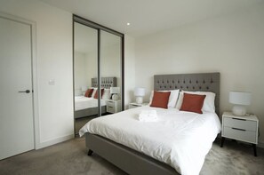 1 bedroom, bed sheets