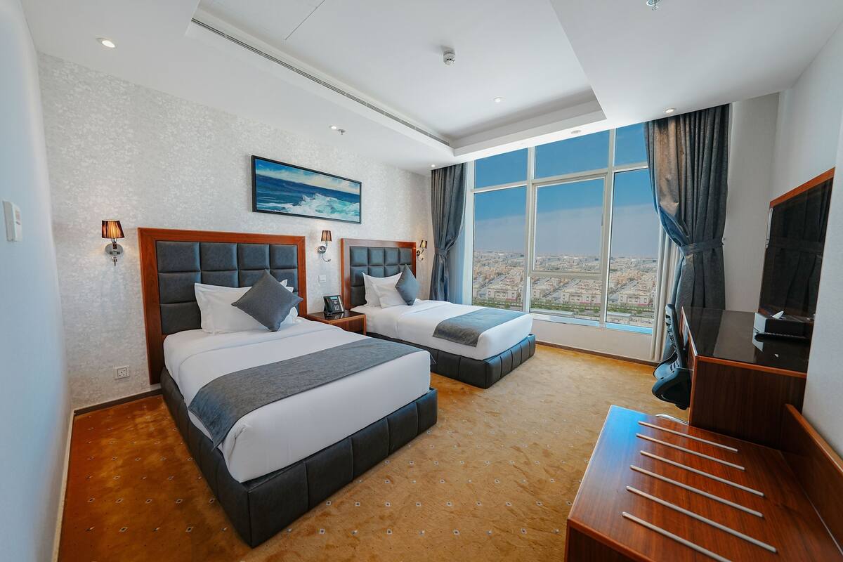 Studio Twin With City View | Mısır pamuklu çarşaf takımı, kaliteli yatak takımı 