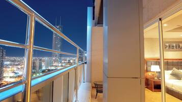 Apartment One Bed Room One Toilet-Balcony | Terraza o patio