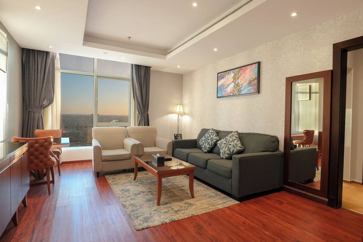 Apartment Two Bed Rooms Two Toilets-City View | Oturma alanı | Düz ekran televizyon, şömine, ısıtmalı zemin 