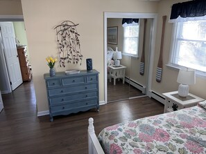 2 bedrooms, desk, iron/ironing board, free WiFi - "Greetings from Asbury"
O.C. Gardens - 2 BR 2 Bath
Sunny Corner Breezes (Ocean City)