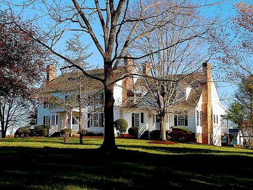 Athlone Farm: Spacious, Gorgeous Grounds, Historic Outbuildings, Summer Deals!