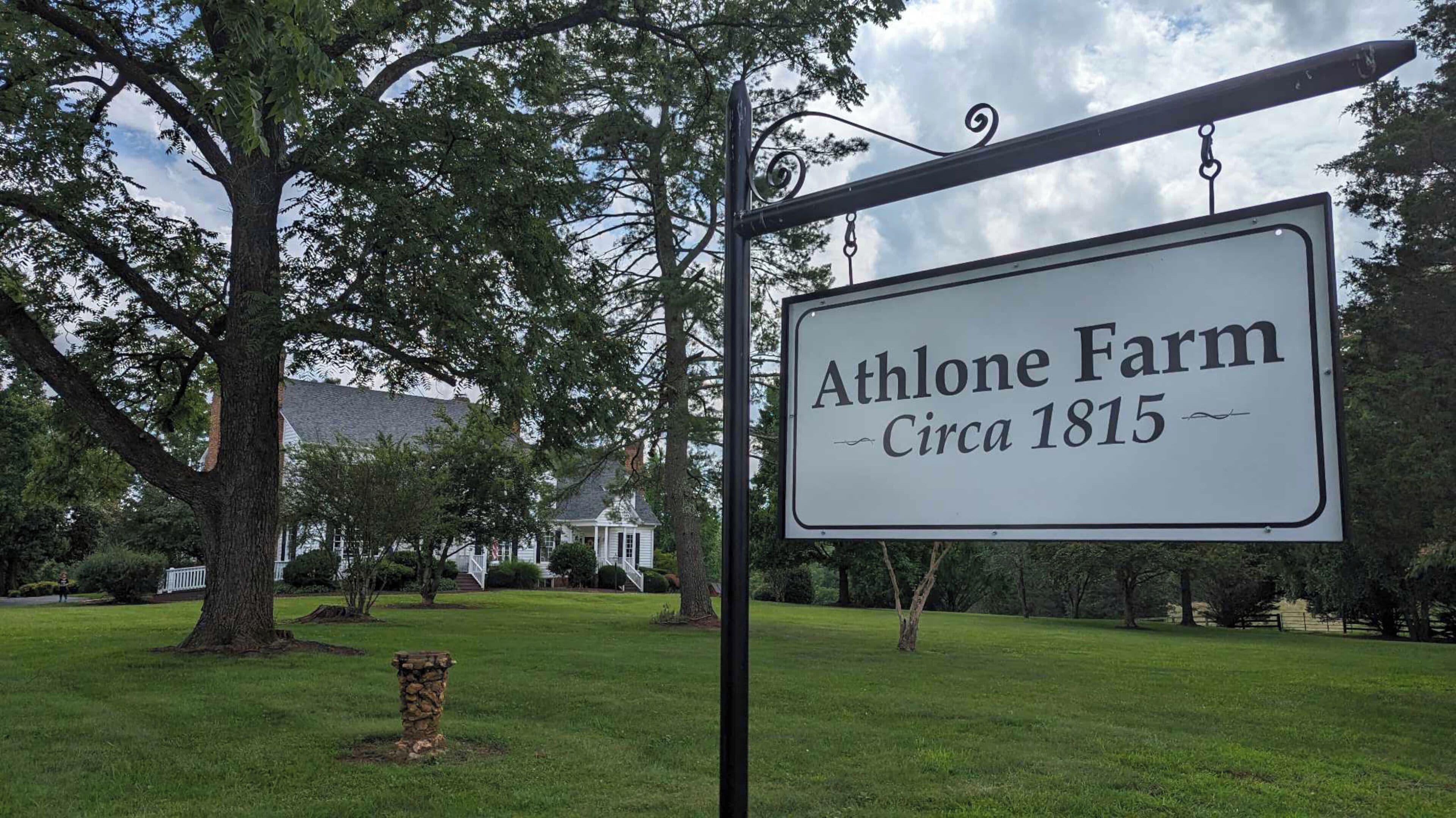Historic Athlone Farm: Spacious 6500 sf. Gorgeous Grounds, Historic Outbuildings