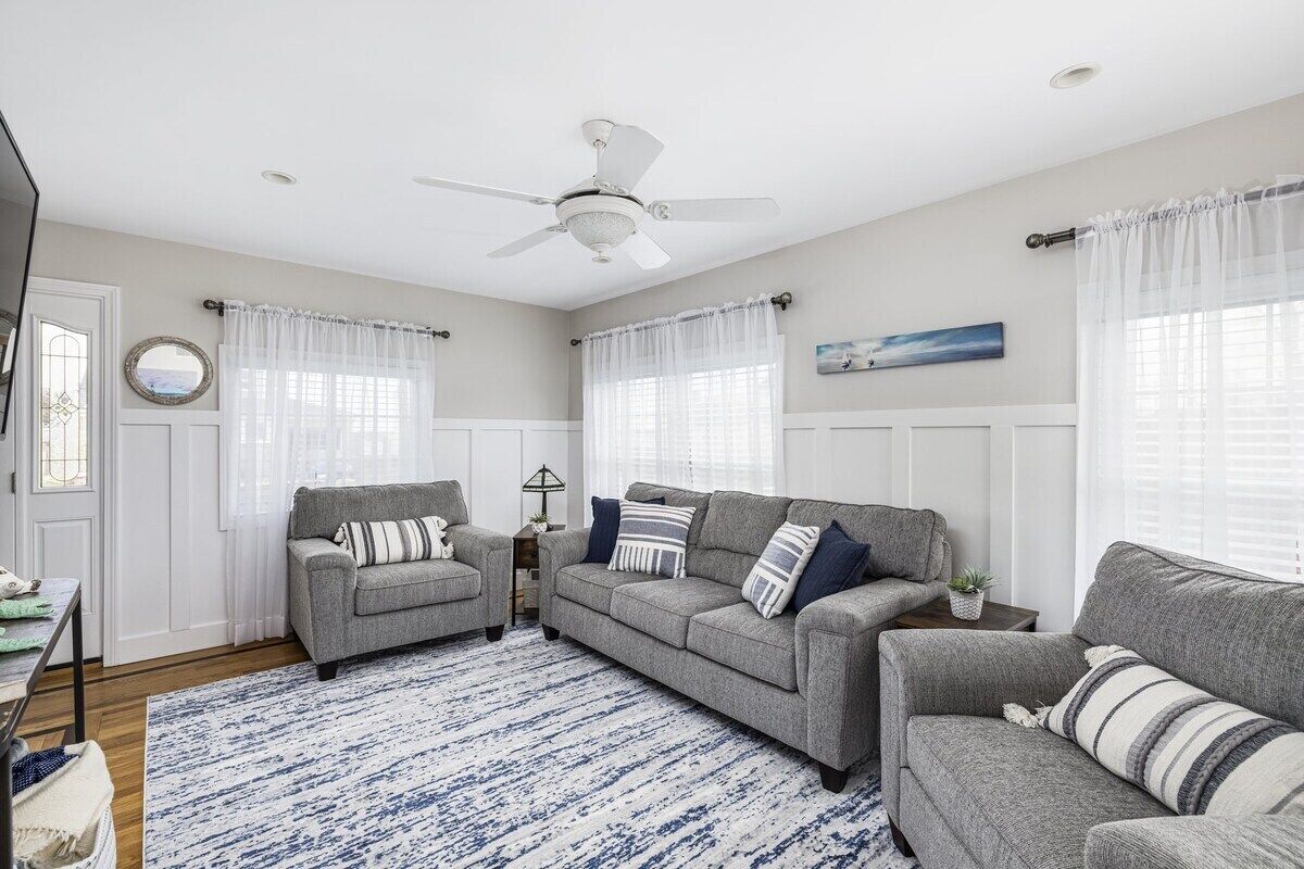 Beautiful home with water views & close to ocean