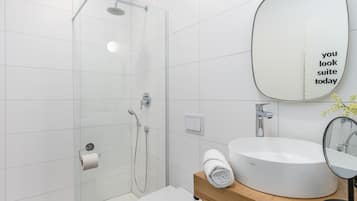 Ducha, cabezal de ducha tipo lluvia, artículos de tocador gratuitos