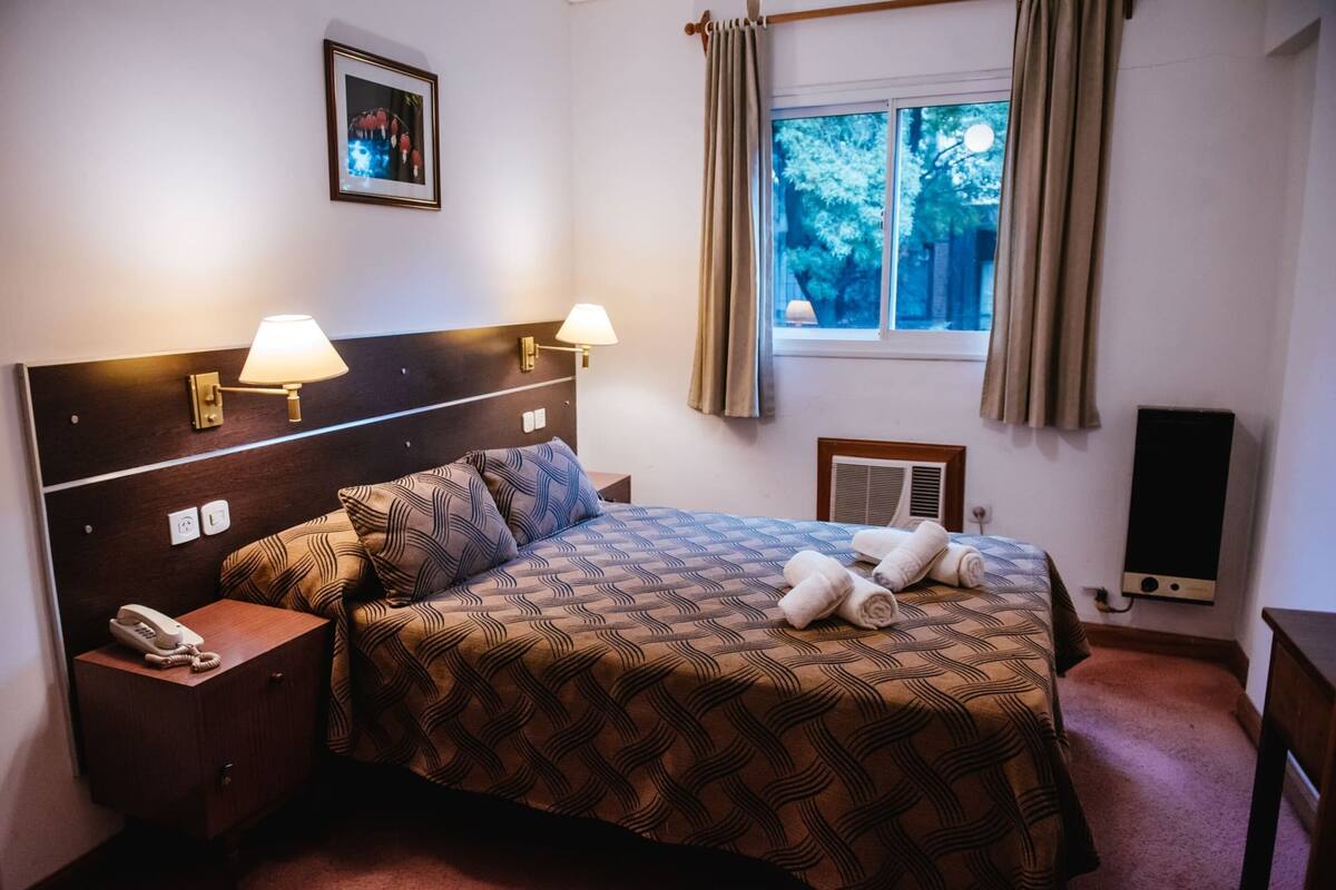 Standard Double Room | WiFi (free), bed sheets