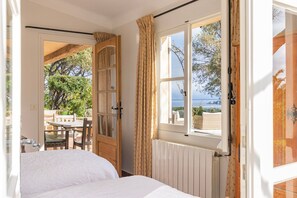 5 chambres, fer et planche à repasser, Wi-Fi gratuit, draps fournis