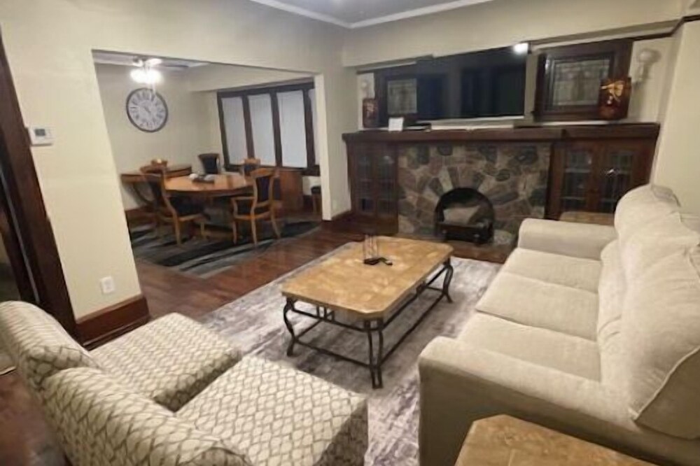 Quiet, comfortable, convenient, and walking distance from downtown
