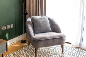 Interior - Trendy Kings Cross Flat (London)