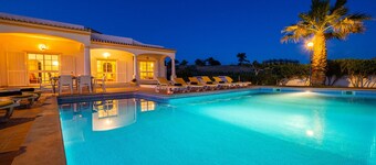 Single-storey villa with private pool & BBQ