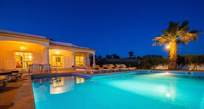 Single-storey villa with private pool & BBQ