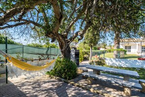 Outdoor dining - Single-storey villa with private pool & BBQ (Albufeira)