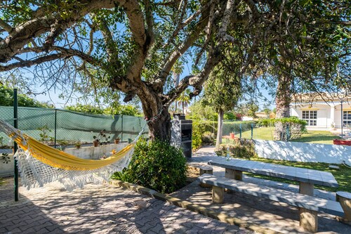 Single-storey villa with private pool & BBQ