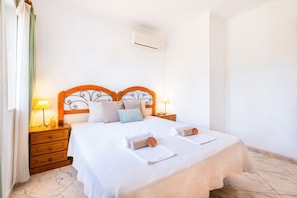 5 Schlafzimmer, Zimmersafe, Bügeleisen/Bügelbrett, kostenloses WLAN