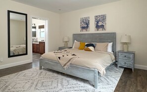 6 bedrooms, desk, iron/ironing board, travel cot - Mountain Paradise - Pickleball / Hot Tub / Games (Jewett)