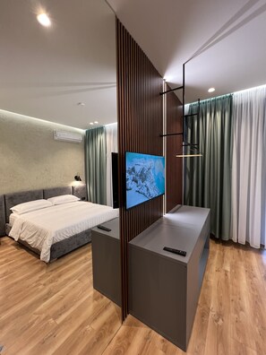 舒适客房 | 办公桌、免费 WiFi