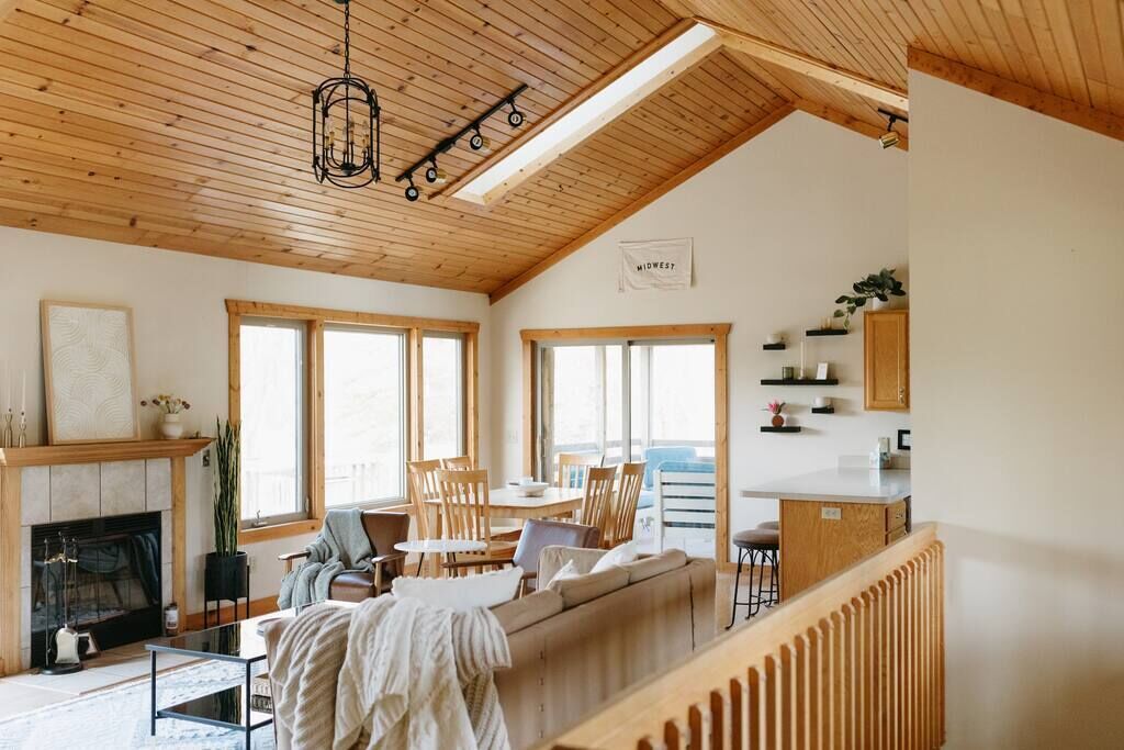 NEW! | Cozy & Secluded Retreat | Hot Tub & Firepit