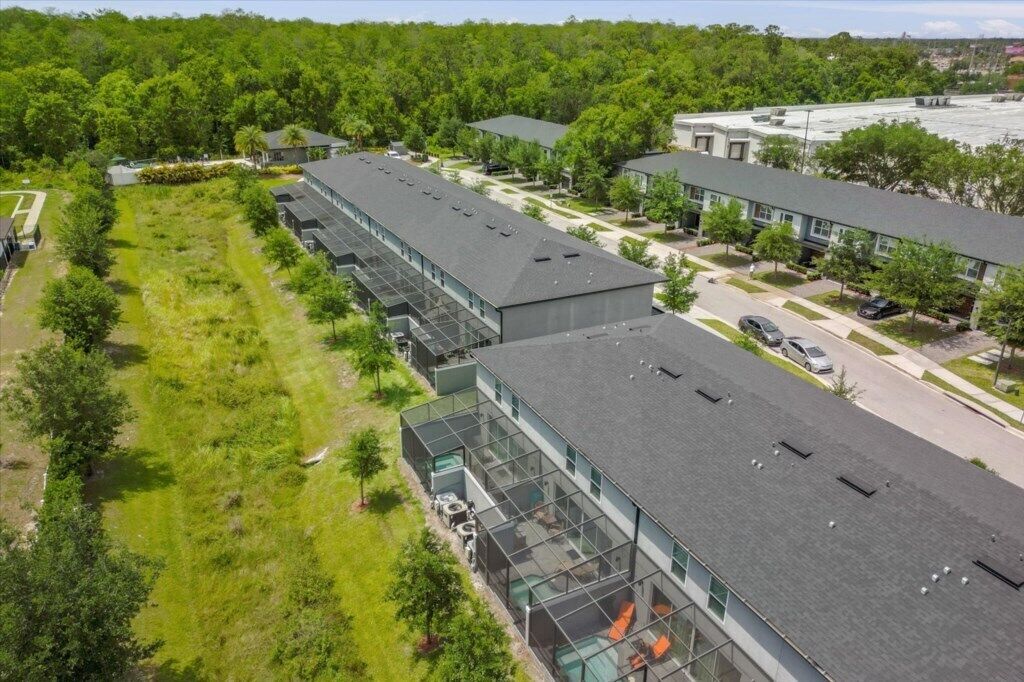 4428LeReveCourt(31)