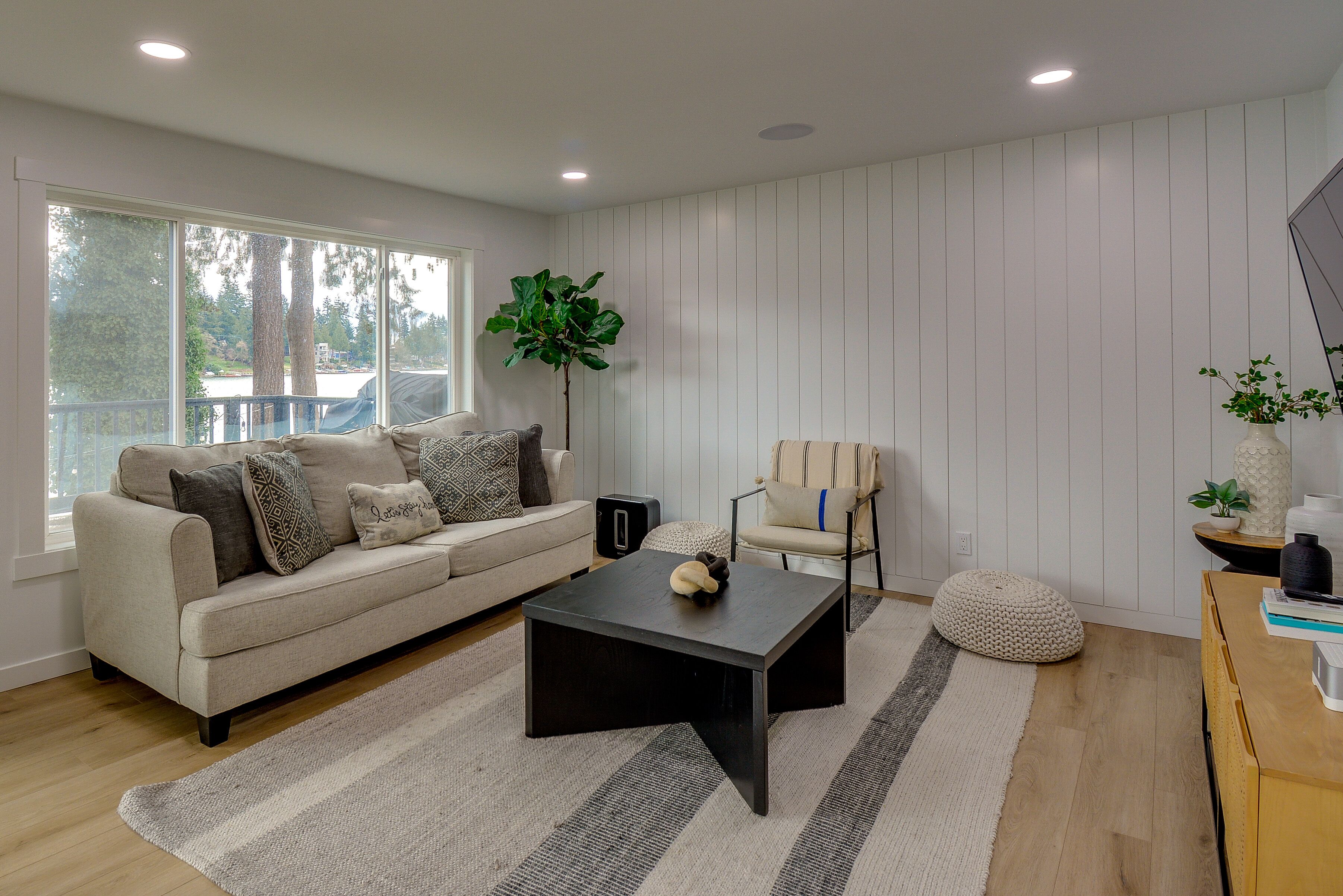 Waterfront Cottage on Angle Lake w/ Private Deck