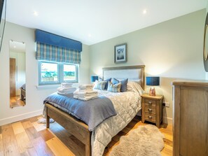 3 bedrooms, free WiFi, bed sheets