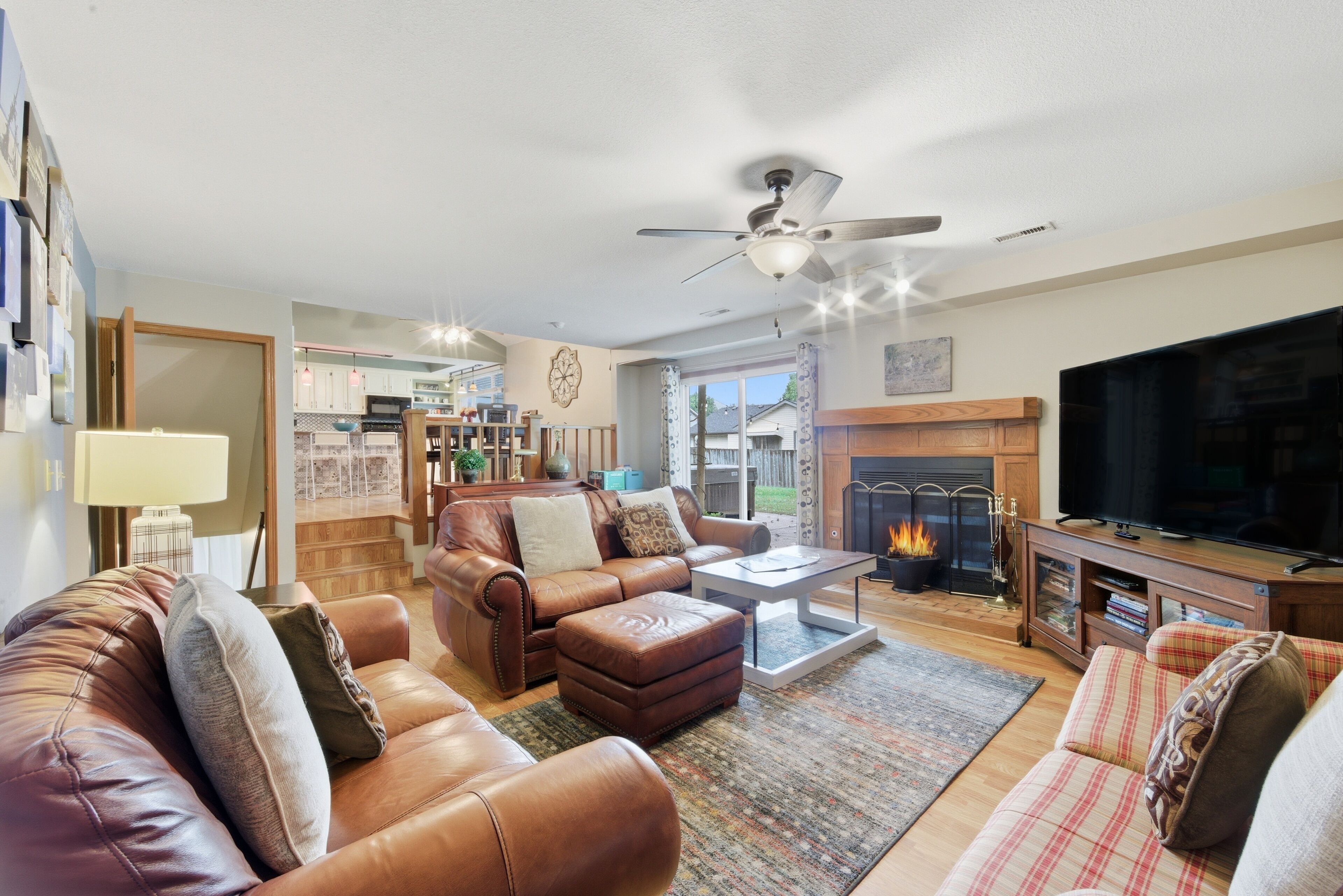 Smart TV, fireplace, DVD player