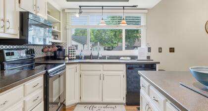 Hot Tub - Pool Table - Fire Pit - Family Friendly! Hosted by Homes by CNJ.