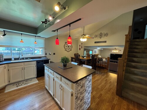 Hot Tub - Pool Table - Fire Pit - Family Friendly!  Hosted by Homes by CNJ.