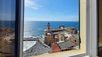 Apartment | Living area | Flat-screen TV