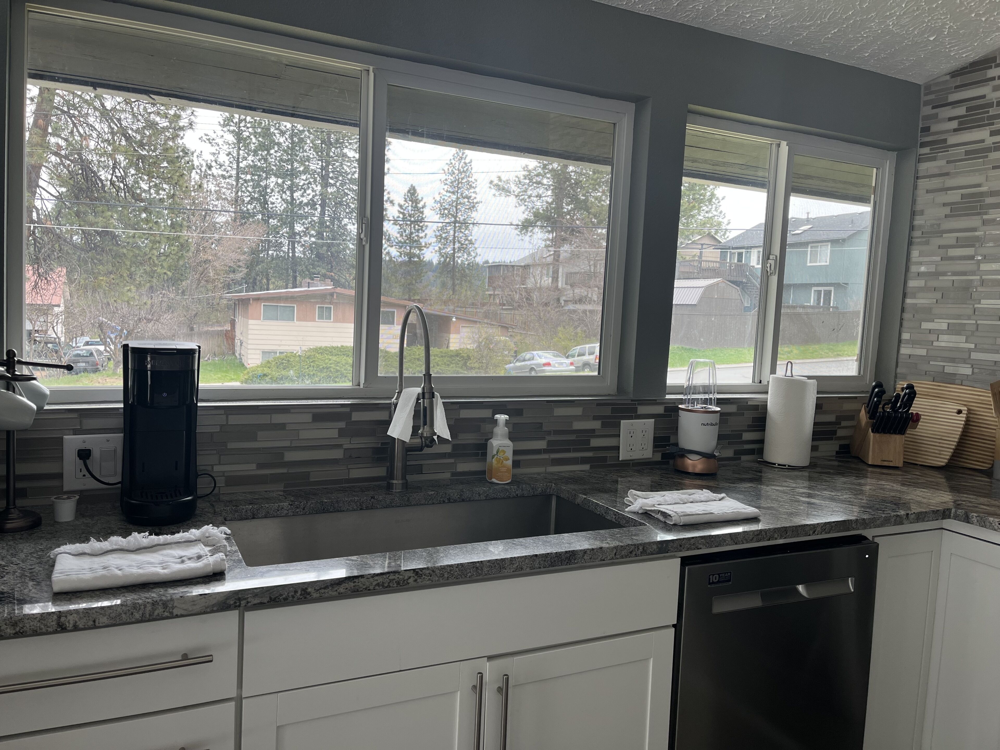 Newly Remodeled Midcentury Home with room for the whole family!