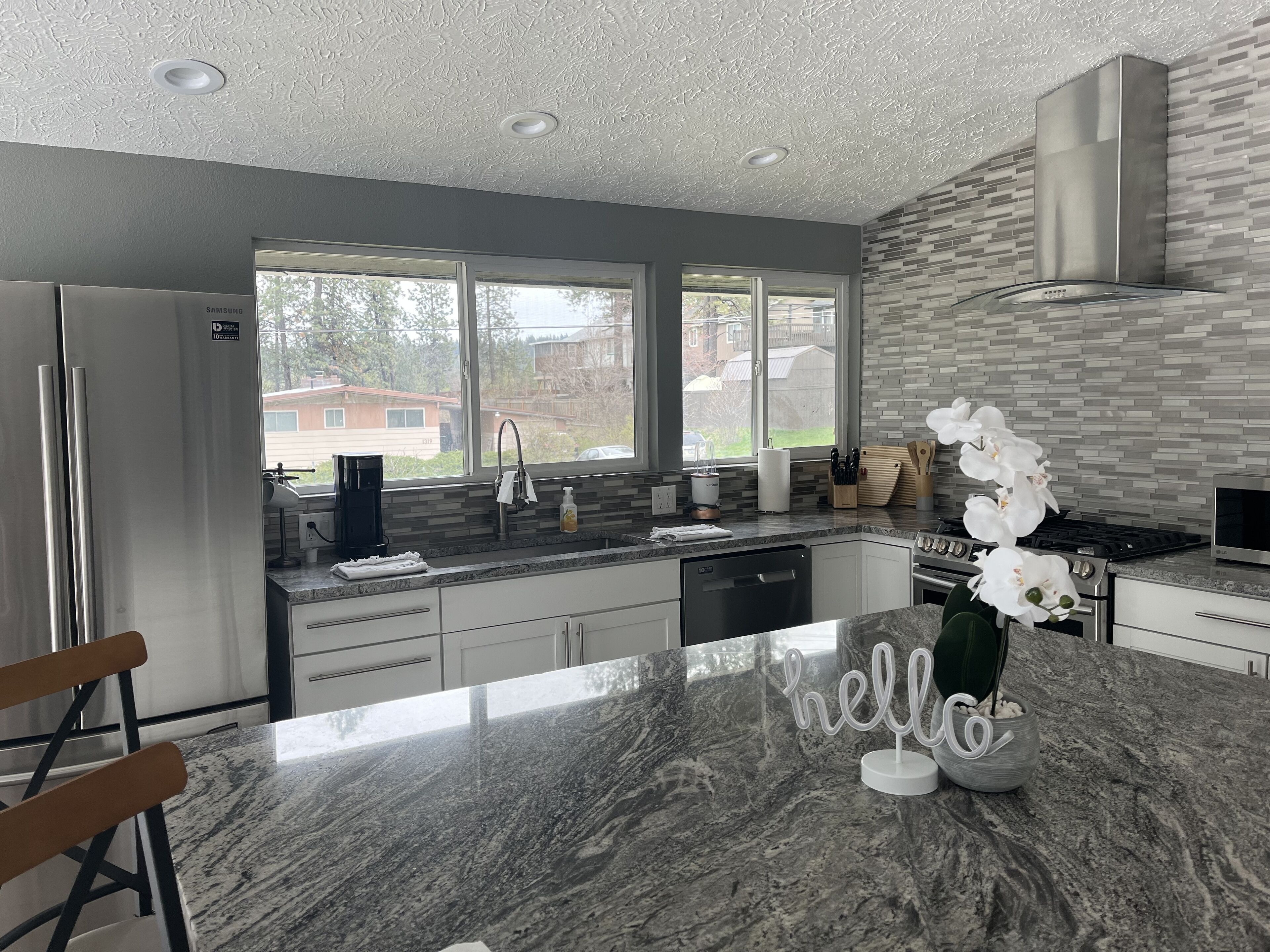 Newly Remodeled Midcentury Home with room for the whole family!