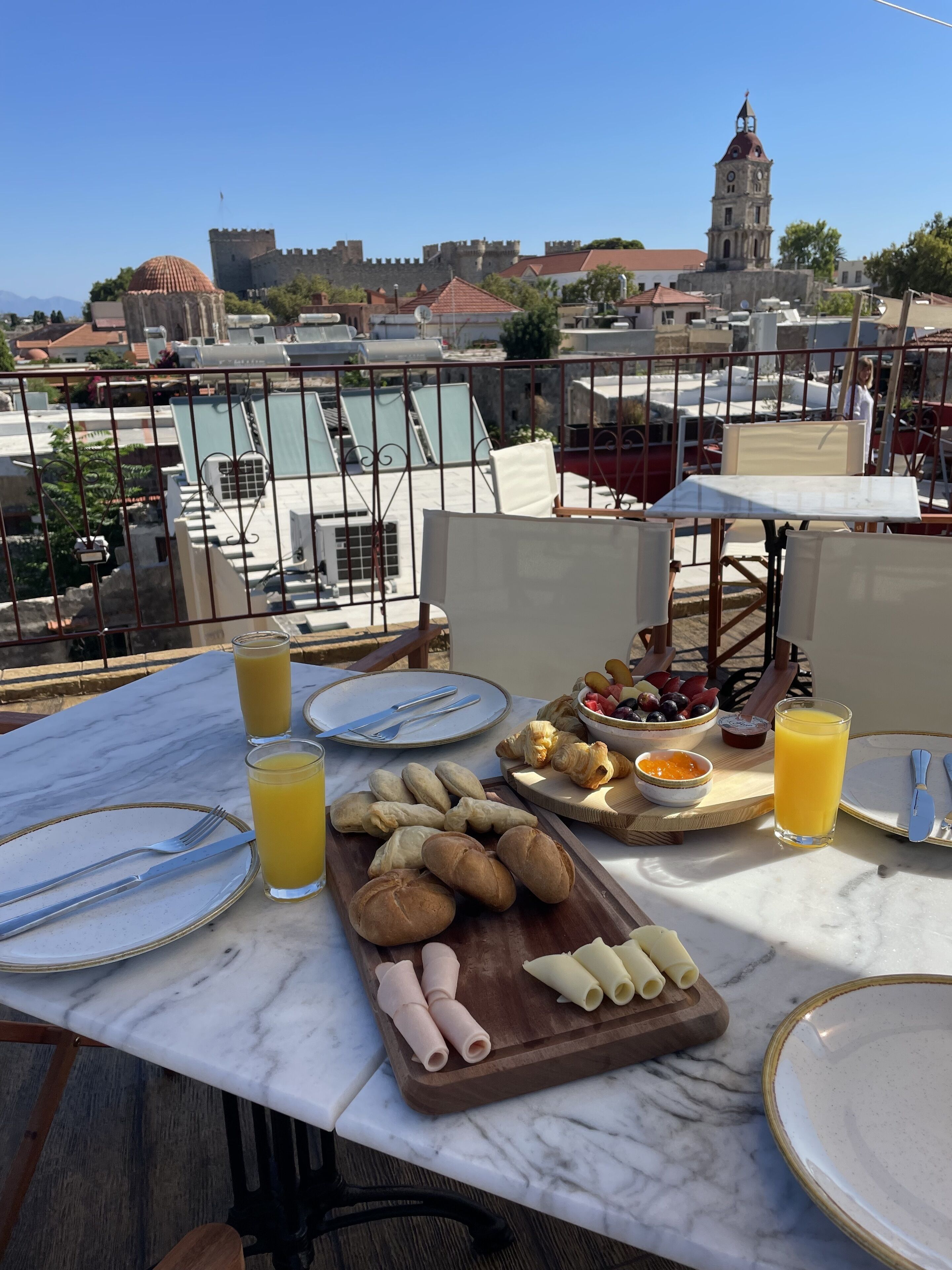 Daily continental breakfast for a fee