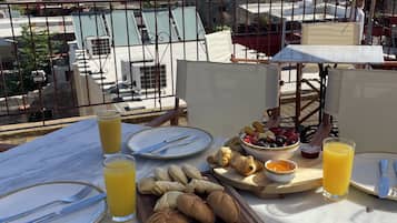 Daily continental breakfast for a fee