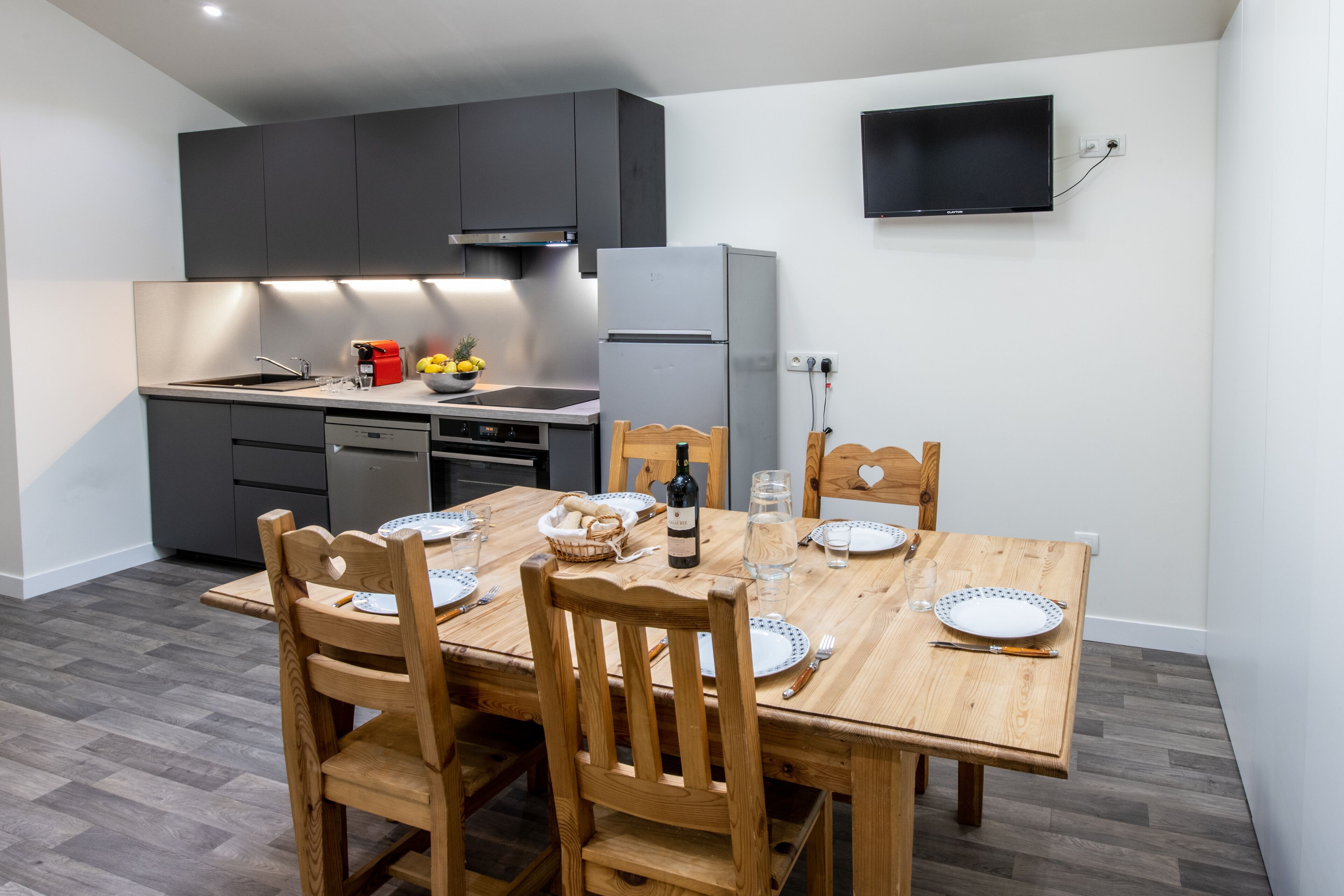 Allevard-les-Bains 2 Bedrooms for 3-5 people, Air conditioning